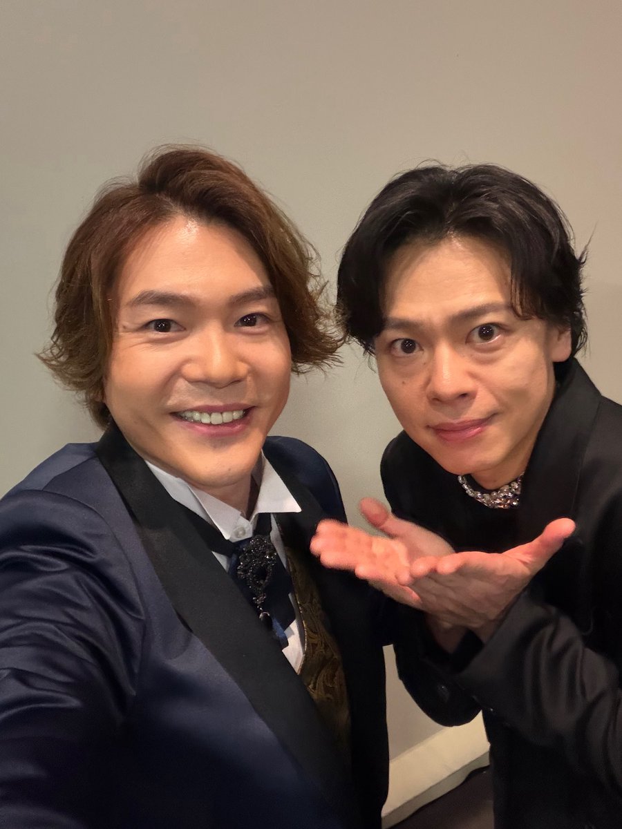 V_T_Sato's tweet image. Concert for LEVAY
 ～Happy 80th Birthday～

歌にトークに
最高のエンターテイナー☆
井上芳雄さん！！

破滅への道ご一緒した
あっきーさんこと中川晃教さん♪
そして
同い年の山崎育三郎くん♪

「金こそすべて」
一緒に歌いました田代万里生さんと
悪人顔で♪笑

ありがとうございました！