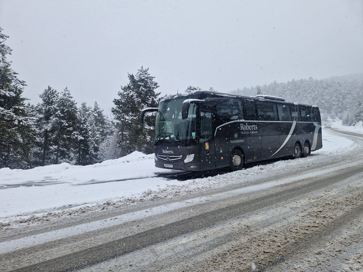 It’s been a busy day on the road for Driver Vicki, expertly transporting our passengers safely and smoothly - whatever the weather brings! 🚌☃️❄️