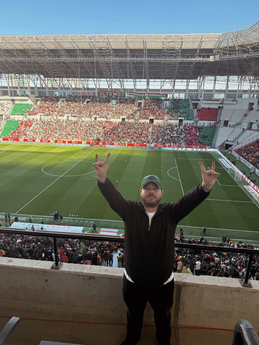 Şartlar bizim için hiçbir zaman farketmedi.

📍diyarbakırATATÜRKstadı