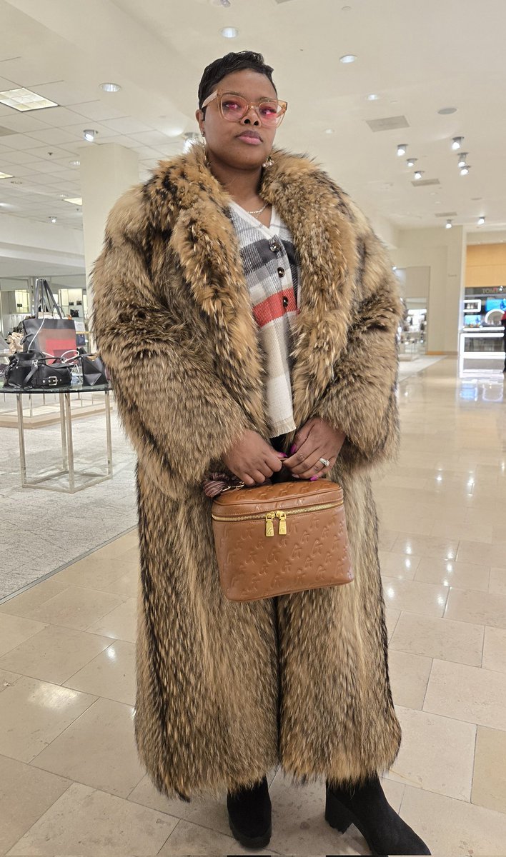 MsPinky313Play_'s tweet photo. Yessss! Ya girl was out and about last night! 🩷❤️💋 

New bags, new colors, and new accessories. Take a peek: https://t.co/fmnVeZagoY 

#GALUGC #glamaholiclifestyle #glamaholic https://t.co/nyRaURMEzE