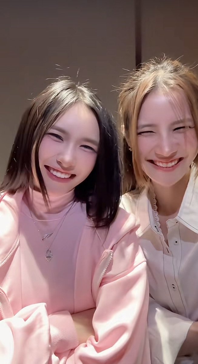 มาแบ่งปันรอยยิ้ม😁ให้กับคนที่เรารักกันค่ะ🥰😊

ALL ABOUT LOVE ANDALOOKKAEW 15
#อันดาลูกแก้ว 
#AndaLookkaew