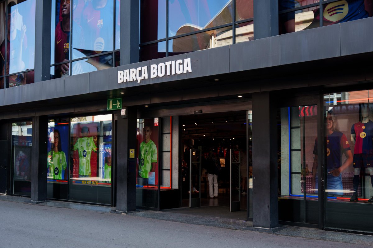 FCBPaul_'s tweet image. Le projet de "Barça Store" à Gérone au point mort ! 🛑📉

Initialement prévue à deux pas de la boutique officielle du Girona FC, l’ouverture est aujourd'hui très incertaine... 📍🚧

En cause : des coûts de loyer élevés 💸 et un espace jugé trop petit par le club pour le flux de