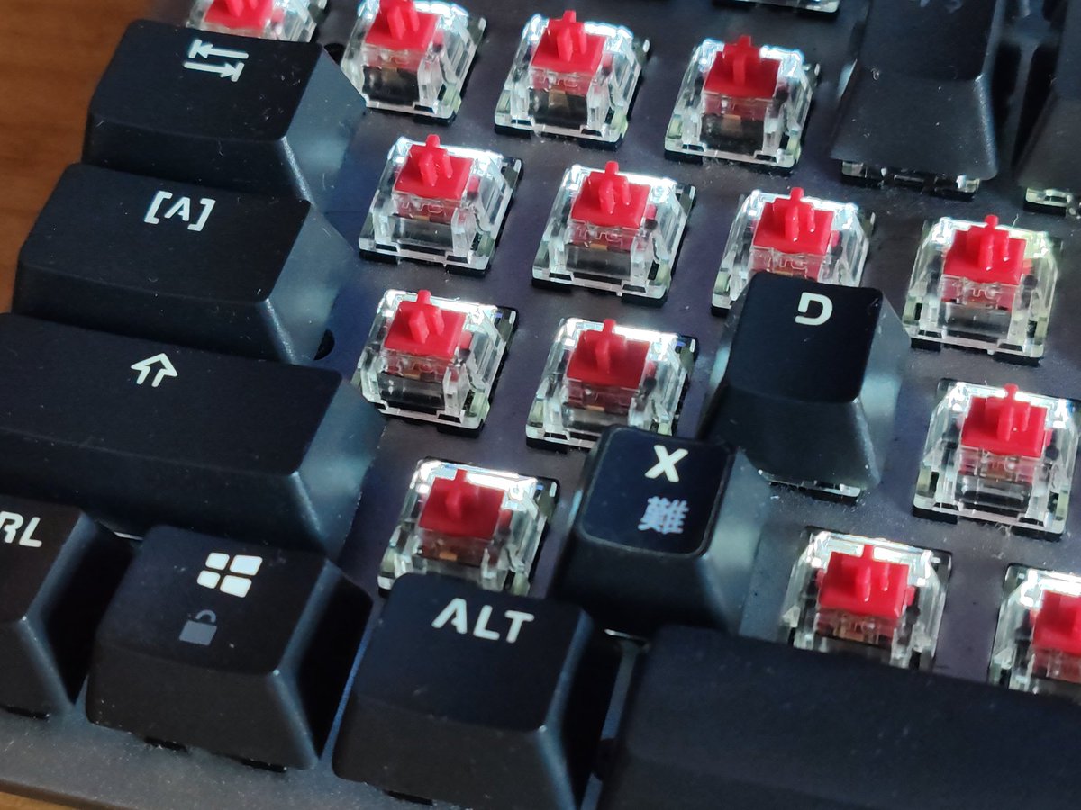 jaytsang's tweet photo. Cleaning keyboard for coming Lunar New Year. 😁 https://t.co/BhoIGmCG69