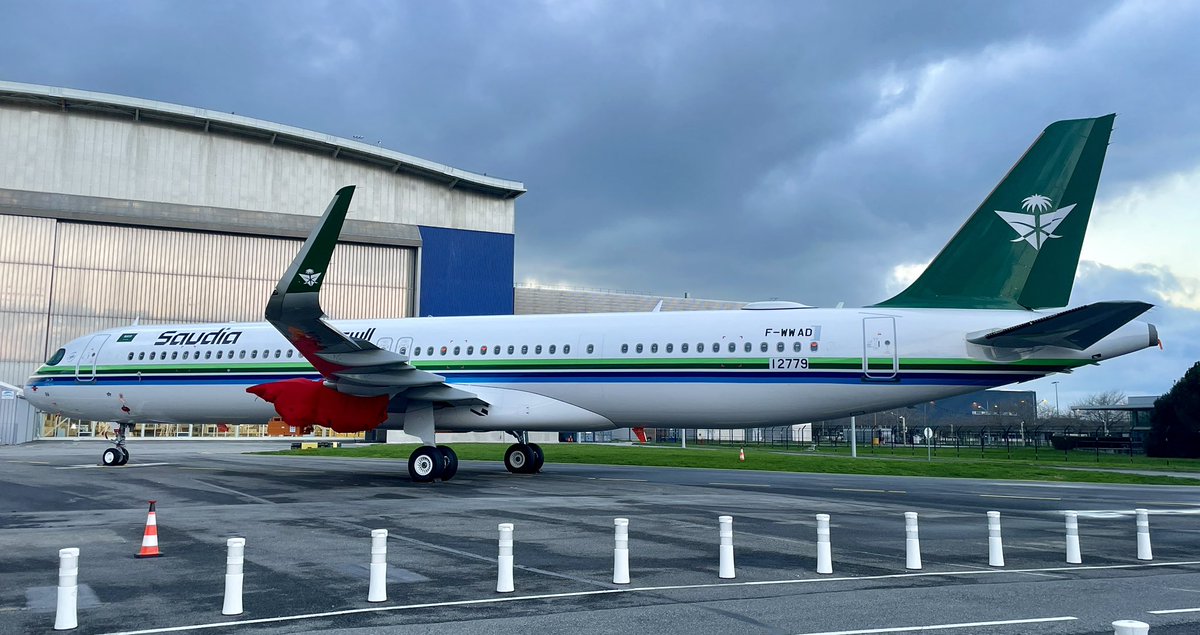 أول أ٣٢١ نيو لخطوط السعودية خرجت من التجميع النهائي ومصبوغة بالكامل 💚😍✈️
HZ-ASBA
#saudia #الخطوط_السعودية #aviation #airbus #جدة #الرياض #السعودية_لنا_جونا #الفرسان #السعودية #السعودية_العظمى #النصر_الفتح #تبرع_لسقيا_المعتمرين_في_رمضان #a321XLR #a321neo #a321 #a321nx