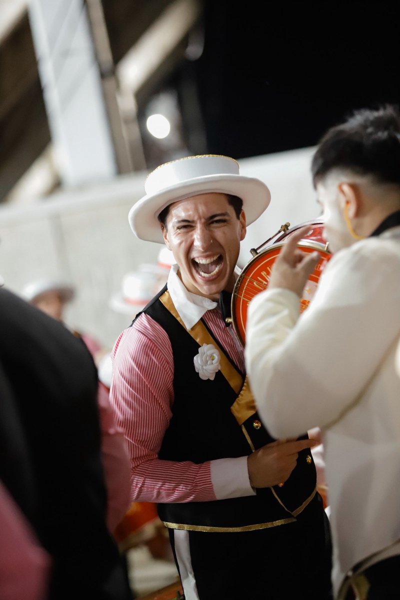 JPValdesok's tweet photo. En #PasoDeLosLibres, la Cuna del Carnaval, disfrutamos de una inolvidable noche junto a miles de vecinos y turistas de otras provincias y de Brasil. https://t.co/IAc7MVrXC7
