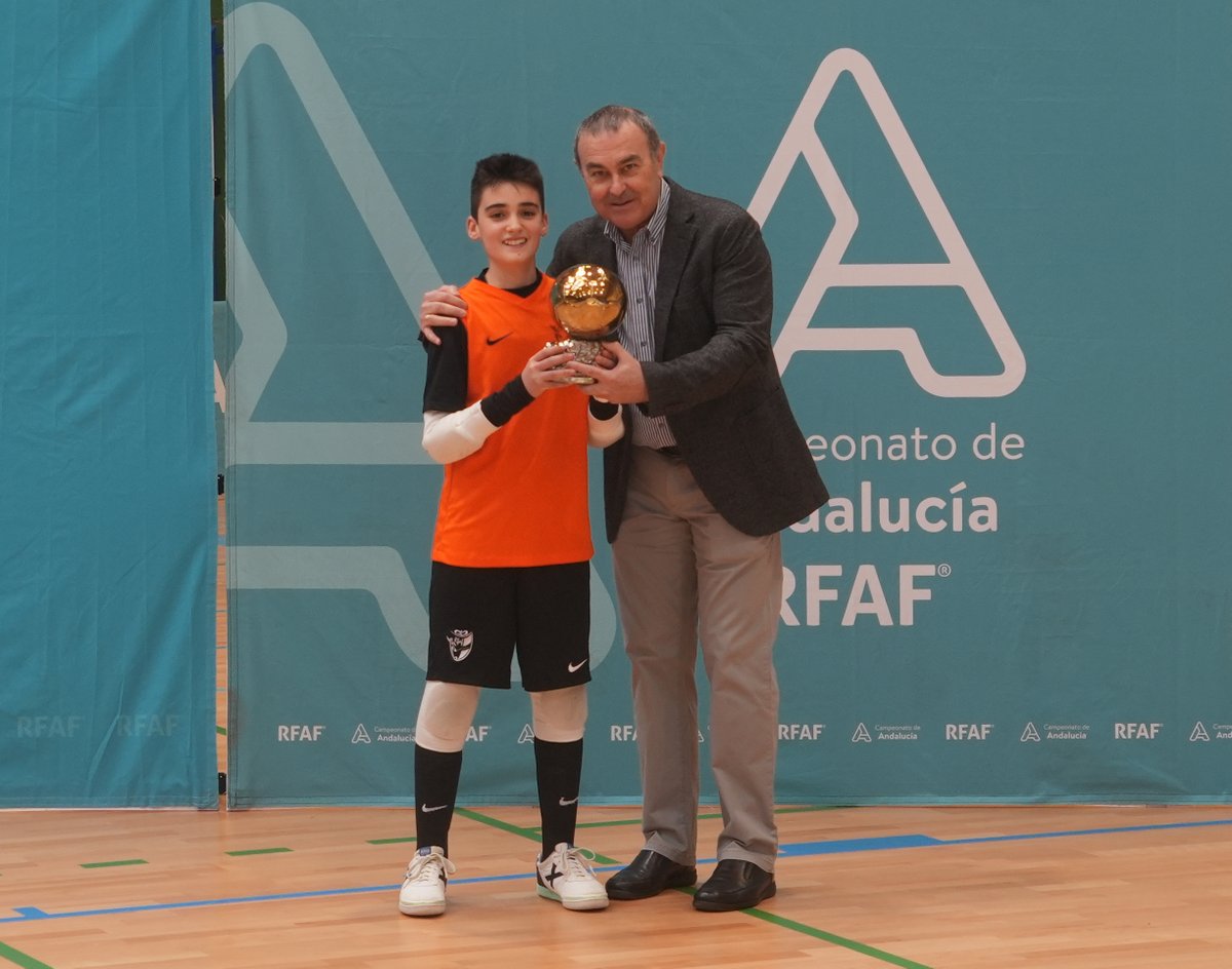 RFAF's tweet photo. 🏆 𝑪𝒂𝒎𝒑𝒆𝒐𝒏𝒂𝒕𝒐 𝒅𝒆 𝑨𝒏𝒅𝒂𝒍𝒖𝒄í𝒂 𝒅𝒆 𝑺𝒆𝒍𝒆𝒄𝒄𝒊𝒐𝒏𝒆𝒔 𝑷𝒓𝒐𝒗𝒊𝒏𝒄𝒊𝒂𝒍𝒆𝒔 𝒅𝒆 𝑭ú𝒕𝒃𝒐𝒍 𝑺𝒂𝒍𝒂

👥 Afición @RFAFSevilla, distinción Juego Limpio #AndaluzBenjamínFS
🎖️ Iker Gomiz @RFAFAlmeria, MVP

👥 Afición @RFAF_Cadiz, distinción Juego Limpio #AndaluzAlevínFS
🎖️ Hugo Sánchez @RFAFJAEN, MVP

💟 #FutsalRFAF