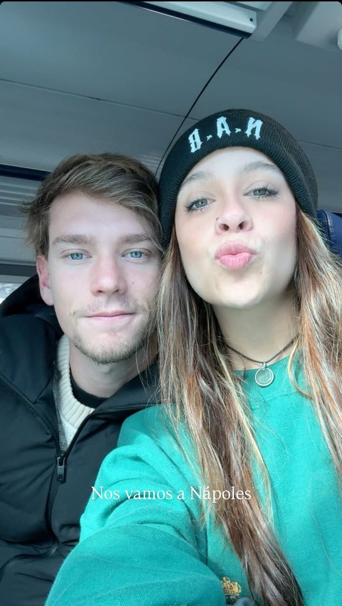 lo bien que les queda roma a ellos #teomila