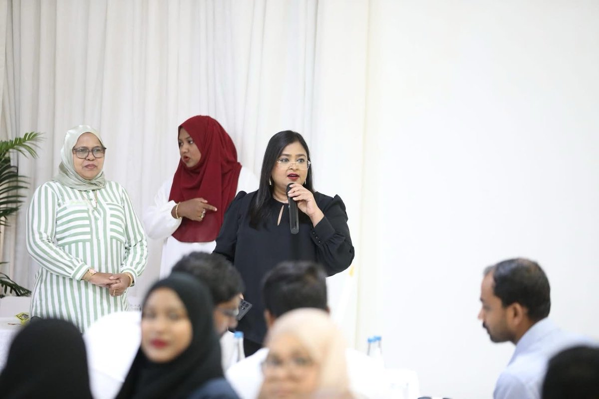 ahumadanwar's tweet photo. ކޮންގްރެސް ޕާޓީގެ ވިމެންސް ވިންގާއި ޔޫތް ވިންގުން، ލޯކަލް ކައުންސިލް އިންތިޚާބަށް ތައްޔާރުވުމުގެ ގޮތުން ބޭއްވި ވޯކްޝޮޕްގެ ތެރެއިން. 
@pnc_youthwing @pnc_secretariat https://t.co/TXJ6ZpzVNx