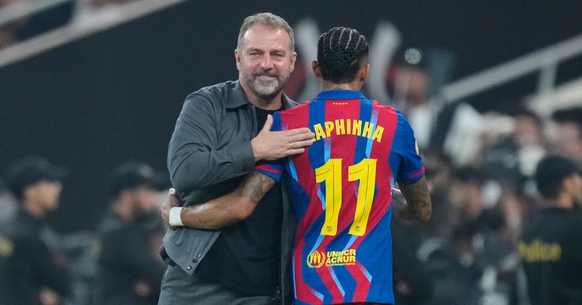 🎙️Hansi Flick:"Echamos de menos a Raphinha. Se nota incluso en los entrenamientos. Para mí, fue nuestro mejor jugador la temporada pasada".
