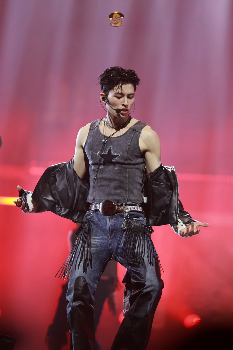 Spectacle_S's tweet image. “คนสดใส” on stage ☀️
JASPER FINAL COMBUSTION

#ppnaravit
#RISERCONCERTD3