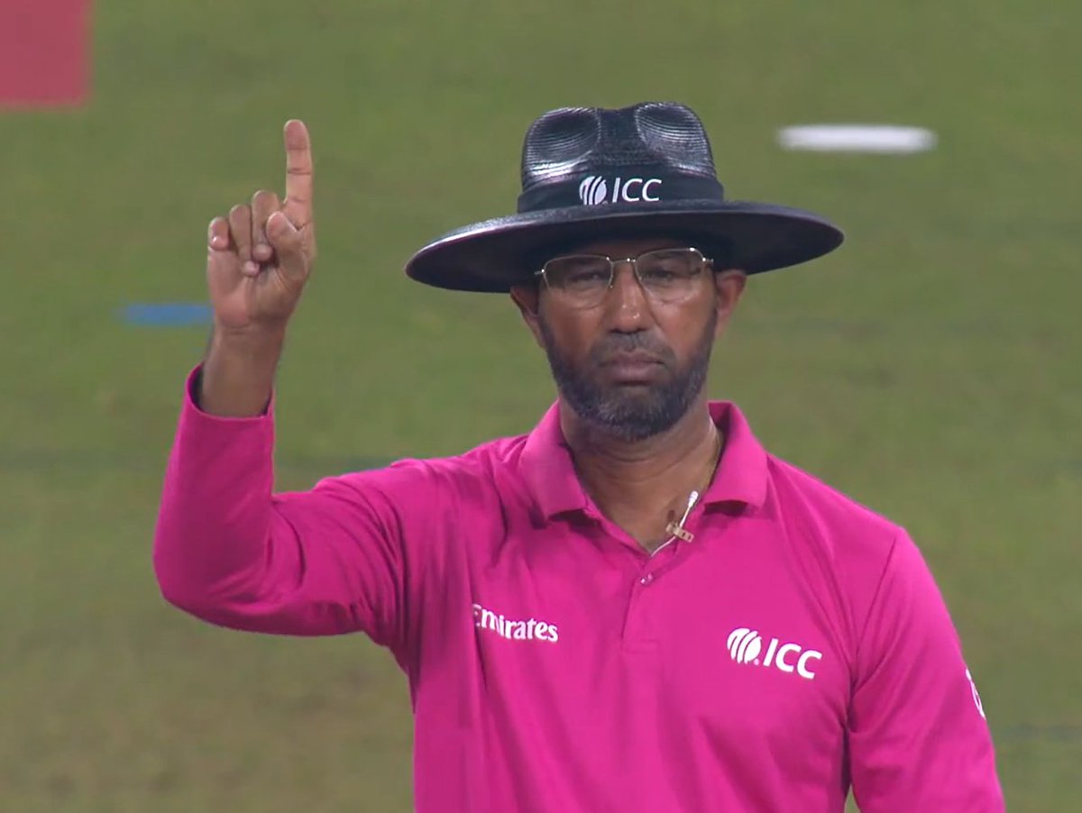 Kushacritic's tweet photo. Blud is not interested in umpiring 😭 https://t.co/ipYSA09uMo