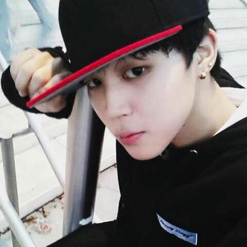 nikitorab's tweet image. uma #jikookau onde Jimin e Jungkook são ex-namorados, mas Jungkook jura de pé junto que Jimin fez alguma coisa para ele sonhar com o mesmo todas as noites.