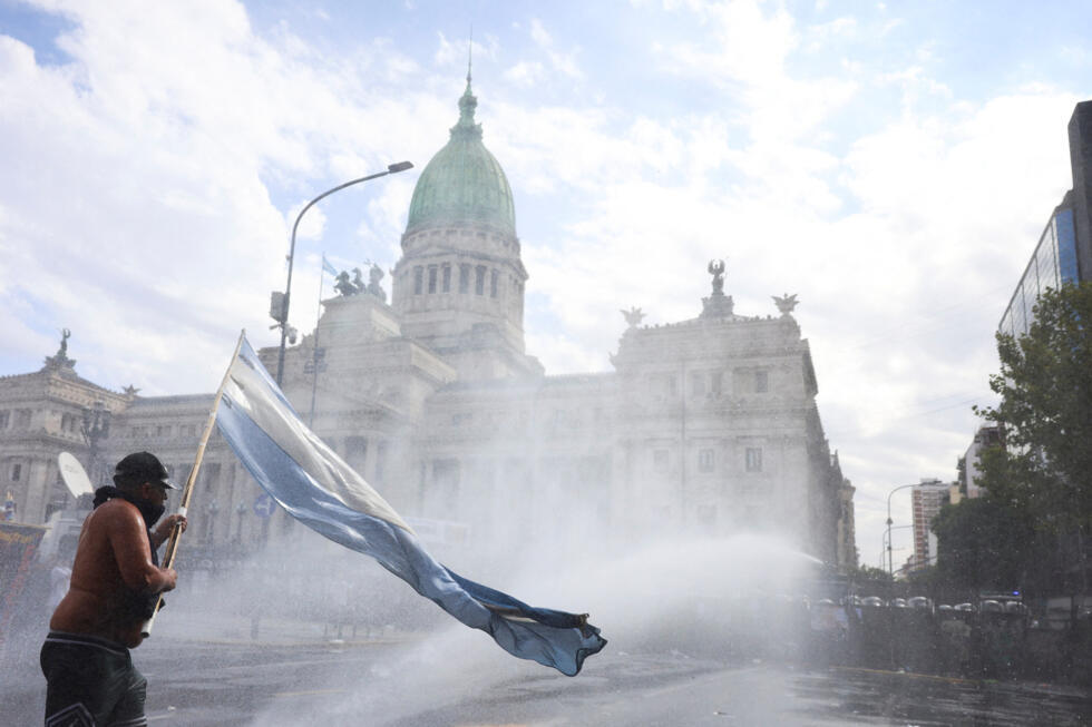 Compartimos artículos sobre la reforma laboral y la movilización del miércoles de nuestros compañeros Rodolfo Pablo Treber, Lucas Molinari y David Acuña.
<a href="/Rodolfo_Treber/">Rodolfo Pablo Treber</a> 
<a href="/lucasmolinari1/">Lucas Molinari</a>