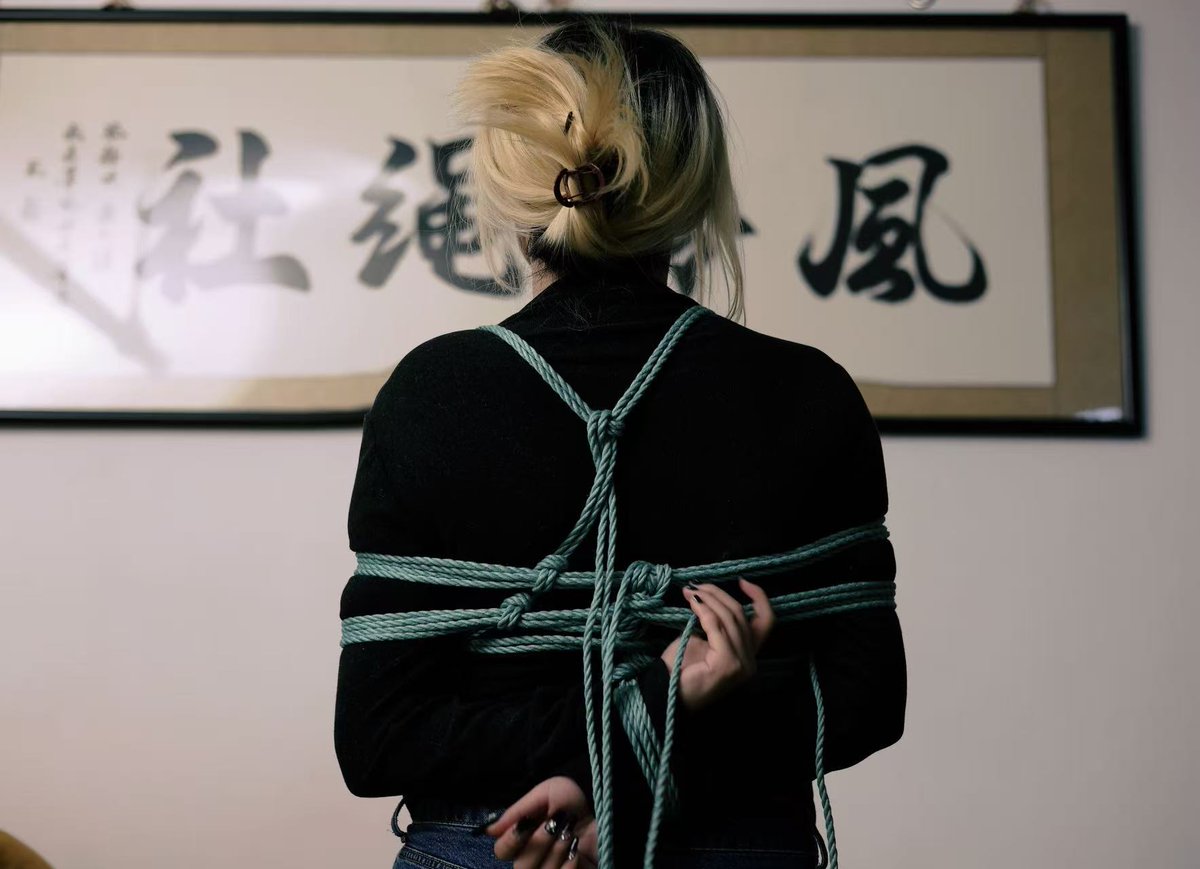 超美的墨宝！最后一张是墨宝自己一个人把TK全都拆完了，很有耐心，很厉害
绳手&amp;摄影：<a href="/shenmdxa/">kemomimi</a>
被缚：<a href="/Mooooo_737/">Mooooooo.</a> 
场地：风铃绳社
#绳缚