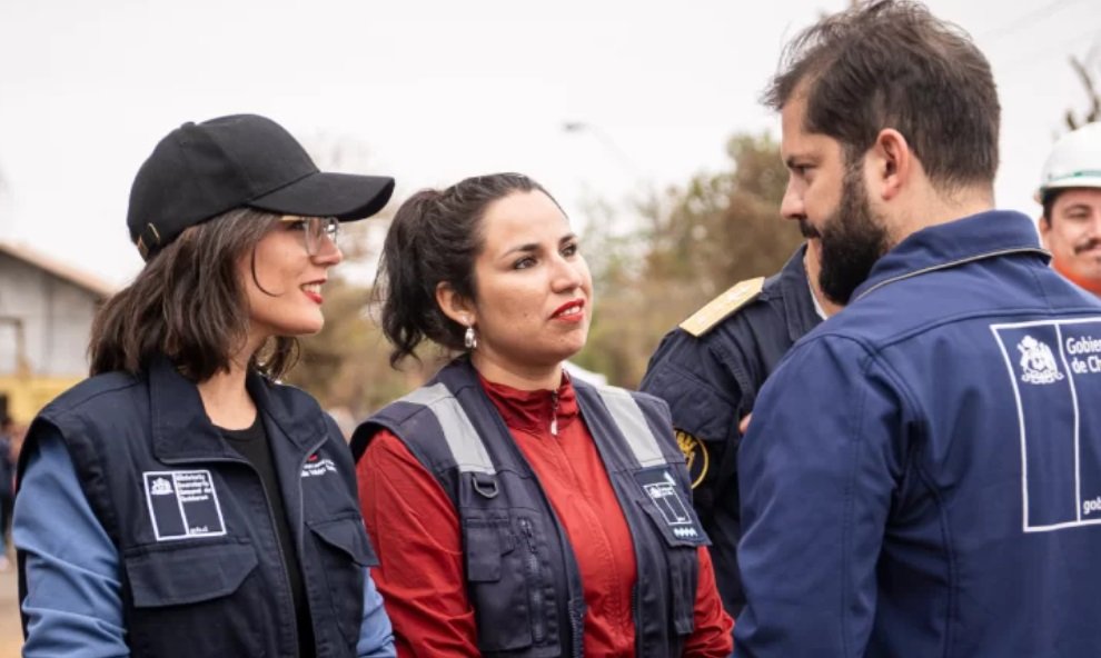 Robaron hasta con los incendios: Empresa sin experiencia, sin maquinaria y sin trabajadores recibió 6 MIL MILLONES por trato directo gamba.cl/2026/02/incend…