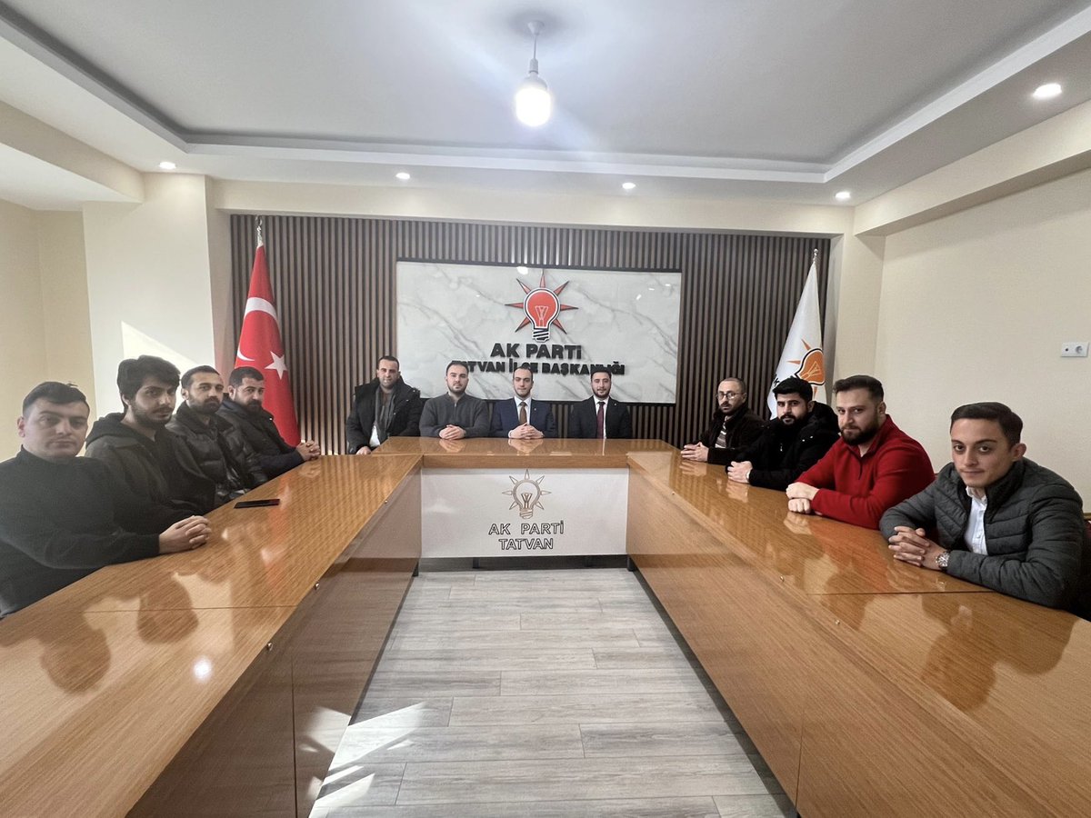 📍Bitlis / Tatvan

Tatvan'da Bitlis Gençlik Kolları Sivil Toplum ve Halkla İlişkiler Başkanımız Seyit Ali Karaaslan ve Tatvan İlçe Gençlik Kolları Başkanımız Kadir Güntaş’ın katılımlarıyla Sivil Toplum ve Halkla İlişkiler Komisyon Toplantımızı gerçekleştirdik.

Alınan kararların