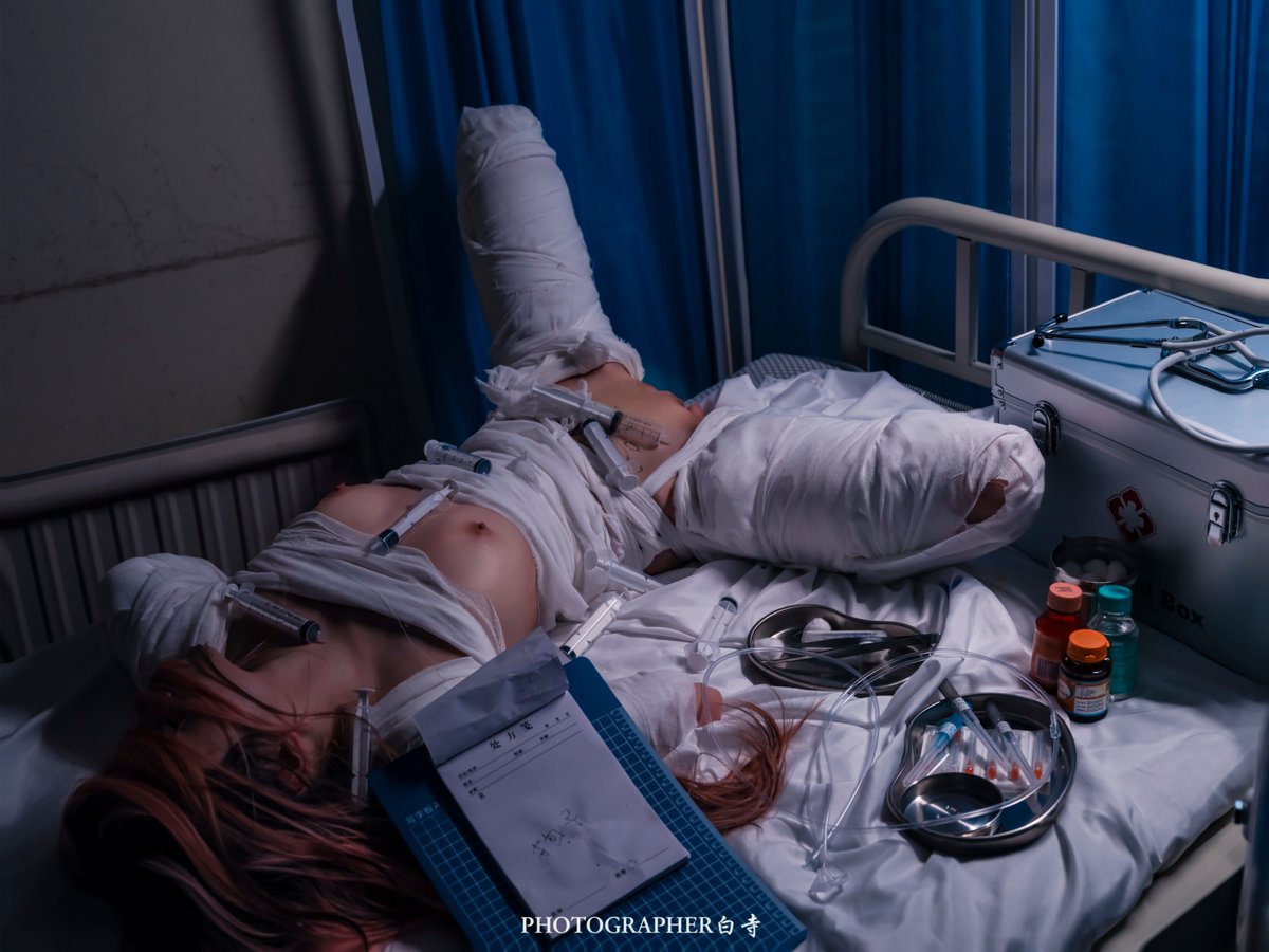 形体改造实验
Model by <a href="/Xgou0820/">狗子</a>
Bandage by <a href="/CK11230970/">ckkkk</a> 
Photo by <a href="/whiteplace_1/">白寺</a>