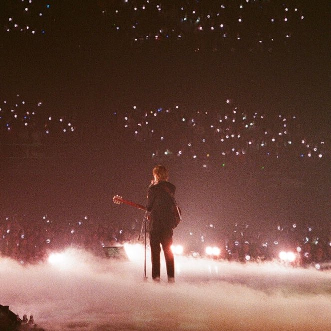 [260216] ☀️ new profile picture and background photo