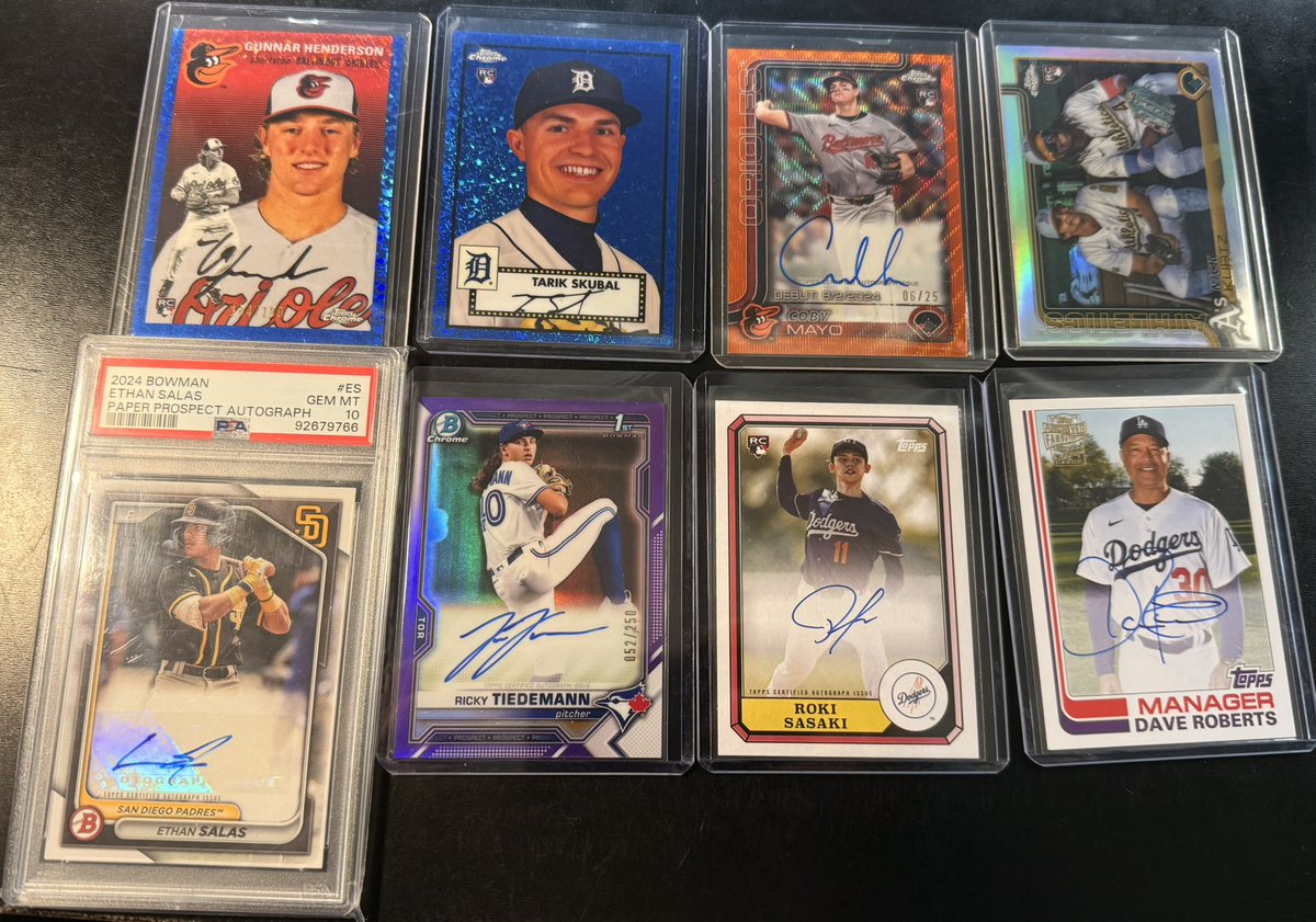 Lynchcardsales's tweet photo. Huge sale tonight starting at 5 Pacific, 8 Eastern. Here's a preview. 
Retweet for a chance to win the chrome pack! https://t.co/p02MJuplOI