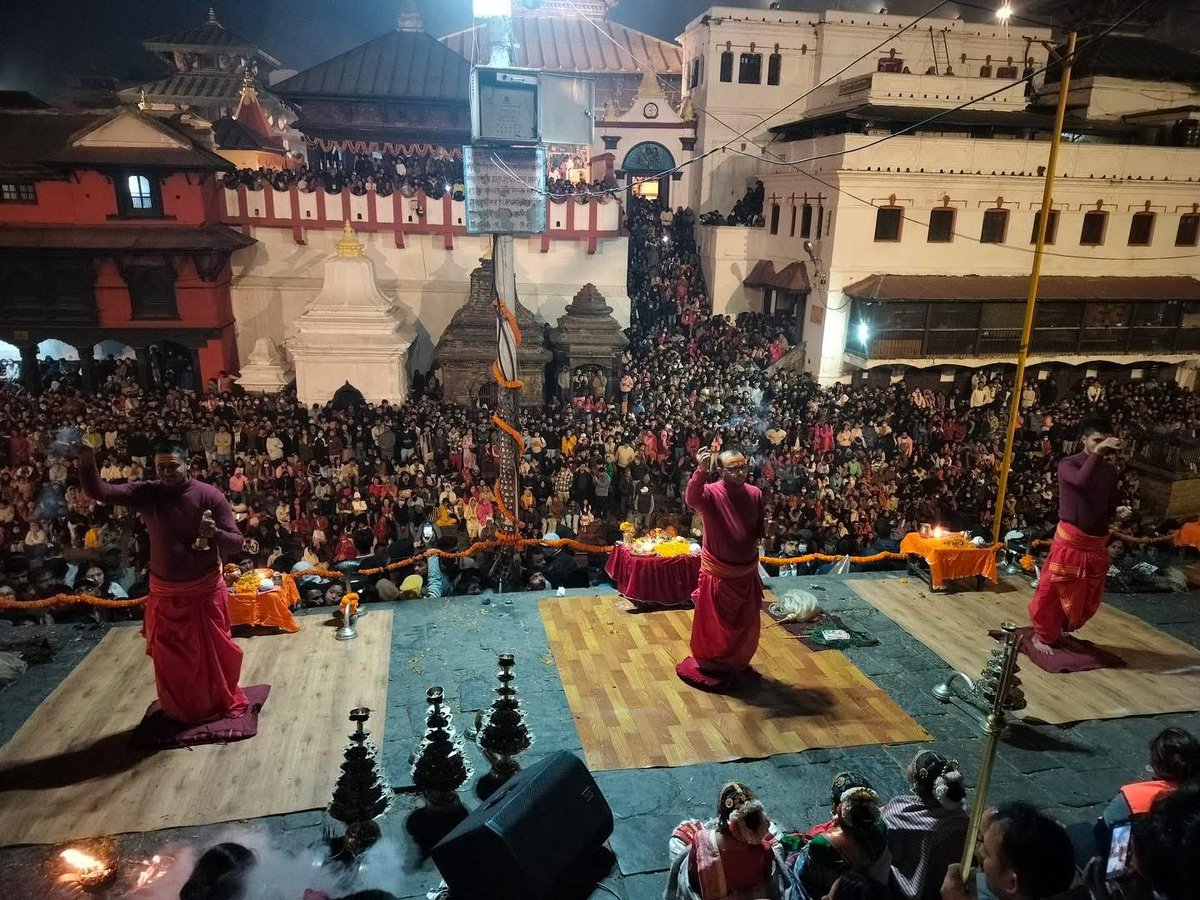 Maha Shivaratri Special Sandhya Aarati at Pashupatinath. 🕉️❤️

Pic. Shivam Raut