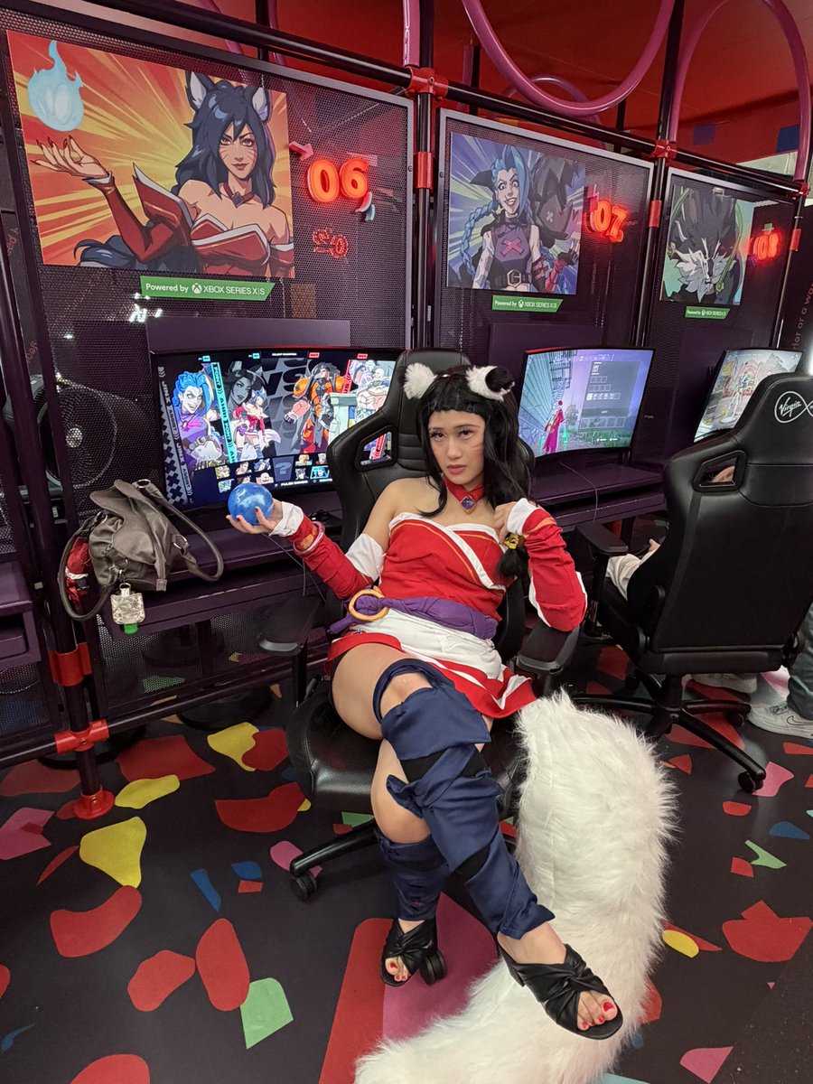 🚨DREAMHACK BOOTHS! 
Do YOU need a cosplayer? 👋

SO happy it’s finally coming to the UK but I’m a bit stuck for cash at the moment 😭 So if you need a cosplayer , send me a DM or drop a 📧 ( empressazula@outlook.com ).

#dreamhack #cosplay <a href="/DreamHack/">DreamHack</a>