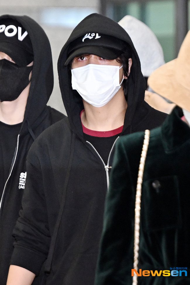 ArticlesLHC's tweet photo. 260215 💬

NCT DREAM HAECHAN 'dark eyes'
🖇️ https://t.co/4cwliNR5vZ

NCT DREAM HAECHAN 'charisma that cannot be hidden'
🖇️ https://t.co/Y3axcHibCM

#HAECHAN #해찬 https://t.co/YSWoIaNa6H