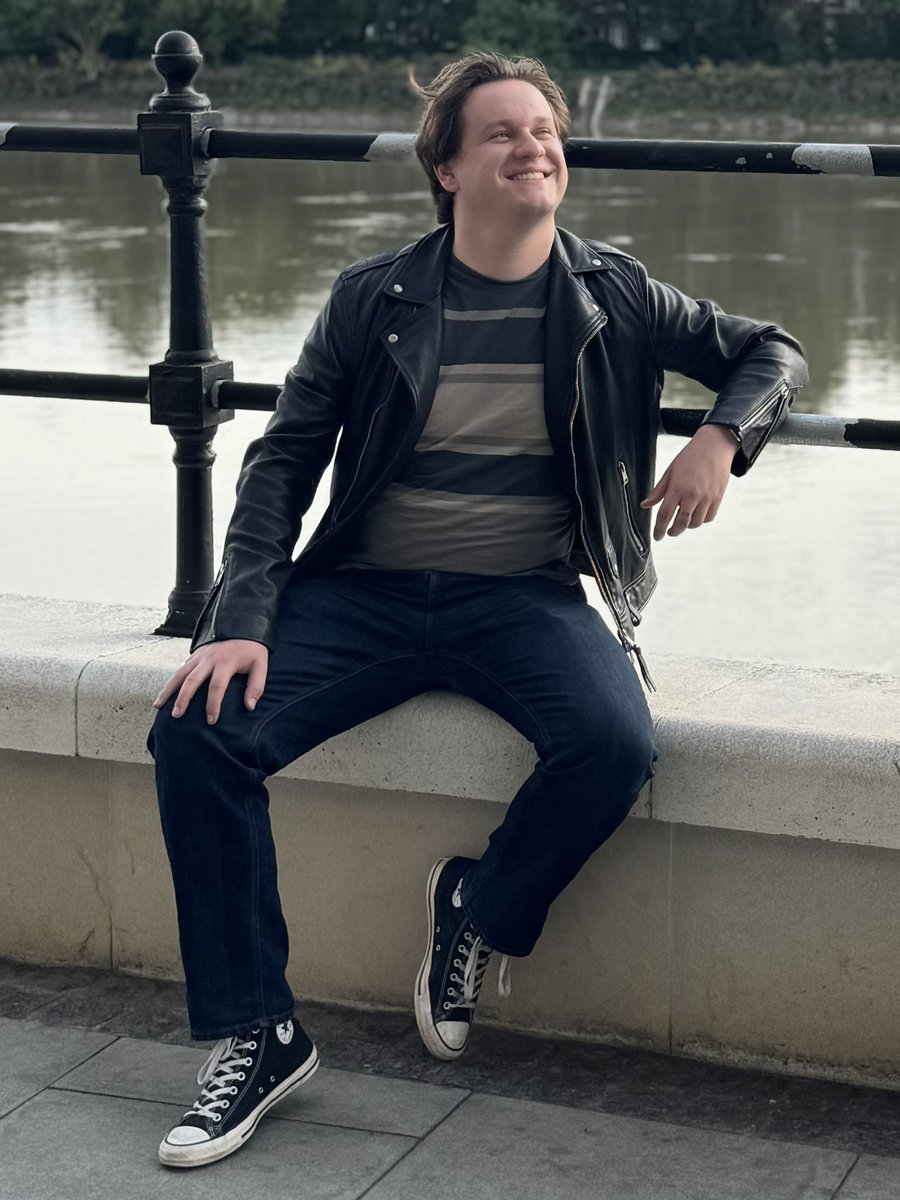 Happy Birthday to our very own Oscar Underhill—Oliver Smith! 💙 Just missing out on the day of love… how very on brand for our favourite companion. 

Have a brilliant day!