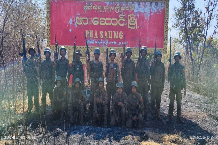 Freelancejou333's tweet photo. Tatmadaw columns recontrol unit headquarters, military posts in Pha Saung, #Myanmar briefly controlled by #KNPP, #KNDF and #PDF #terrorist insurgents. #WhatsHappeningInMyanmar They can watch #MyRomanceScammerEP3 freely https://t.co/hP3bpY4ldO