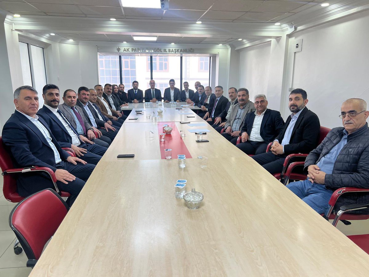 Milletvekillerimiz Sayın <a href="/FeyziBerdibek1/">Feyzi Berdibek🇹🇷</a>, Sayın <a href="/Korkutata_Zeki/">Zeki Korkutata</a>,İl Başkanımız Sayın <a href="/yilmaz_seven/">Av. Yılmaz SEVEN</a>  katılımlarıyla ilçe Başkanlarımız, Belediye Başkanlarımız ve Belde Başkanlarımızla istişare ve değerlendirme toplantısı yapıldı.