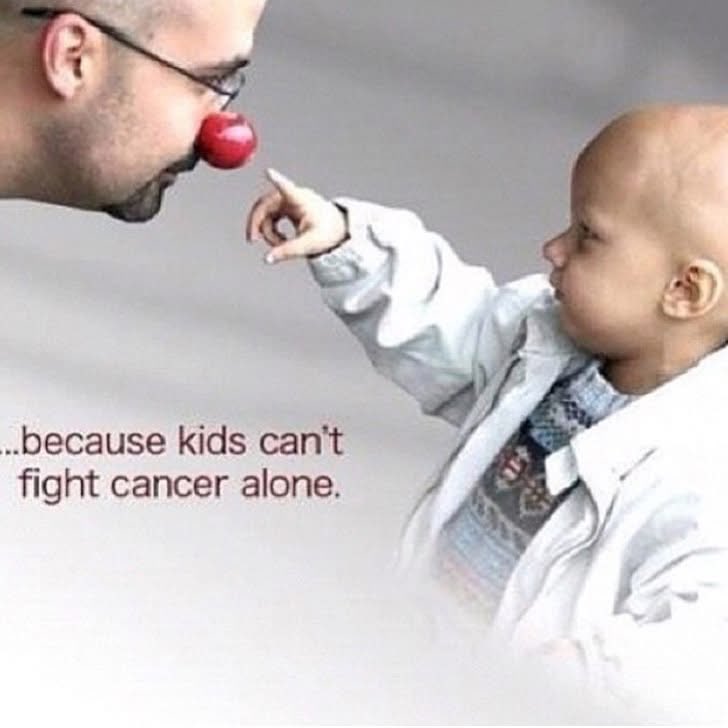 CarolAlvo's tweet photo. Cada 15 de febrero es hermoso recordar que en Chile ningún niño ni niña con cáncer la va a pelear solo sin tener cerca a sus padres. Chile fue el primer país del mundo en darle ese derecho a los niños. Somos el mejor país de Chile #leysanna #diainternacionaldelcancerinfantil https://t.co/lAqnv2mNzh
