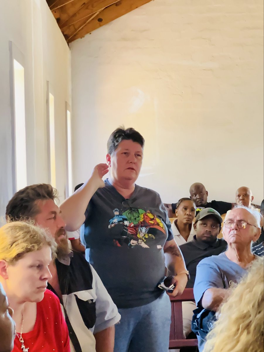 VuyiswaRamokgop's tweet photo. Yesterday I spent the day at KLIPRIVER–SUIKERBOSCHRAND. As part of the visit I attended the area’s farmers market and a led a very lively and impactful community meeting that focused on agricultural and conservation in Klipriver.

#gdardatwork #RISEInGovernment https://t.co/lqp5HelPu4