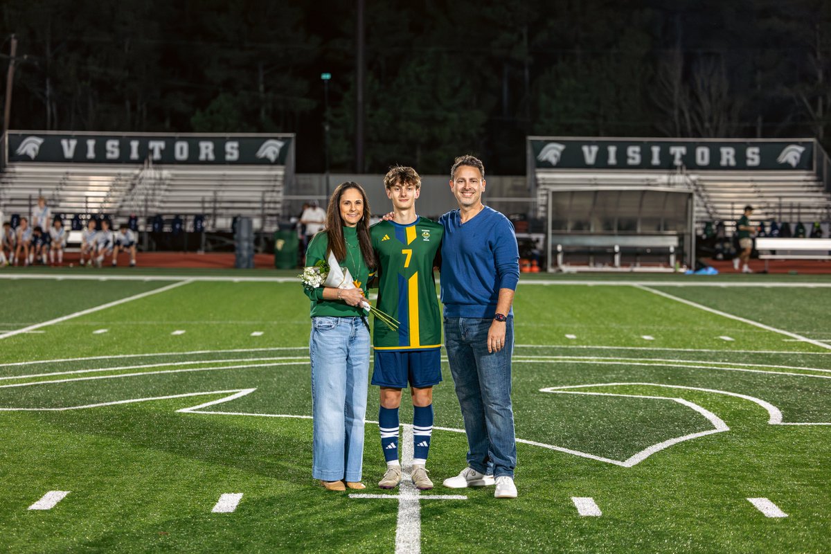 bronsontward's tweet photo. Senior night + last game on my TWCA home turf ⚽️💚💛 https://t.co/HzIaw9algP