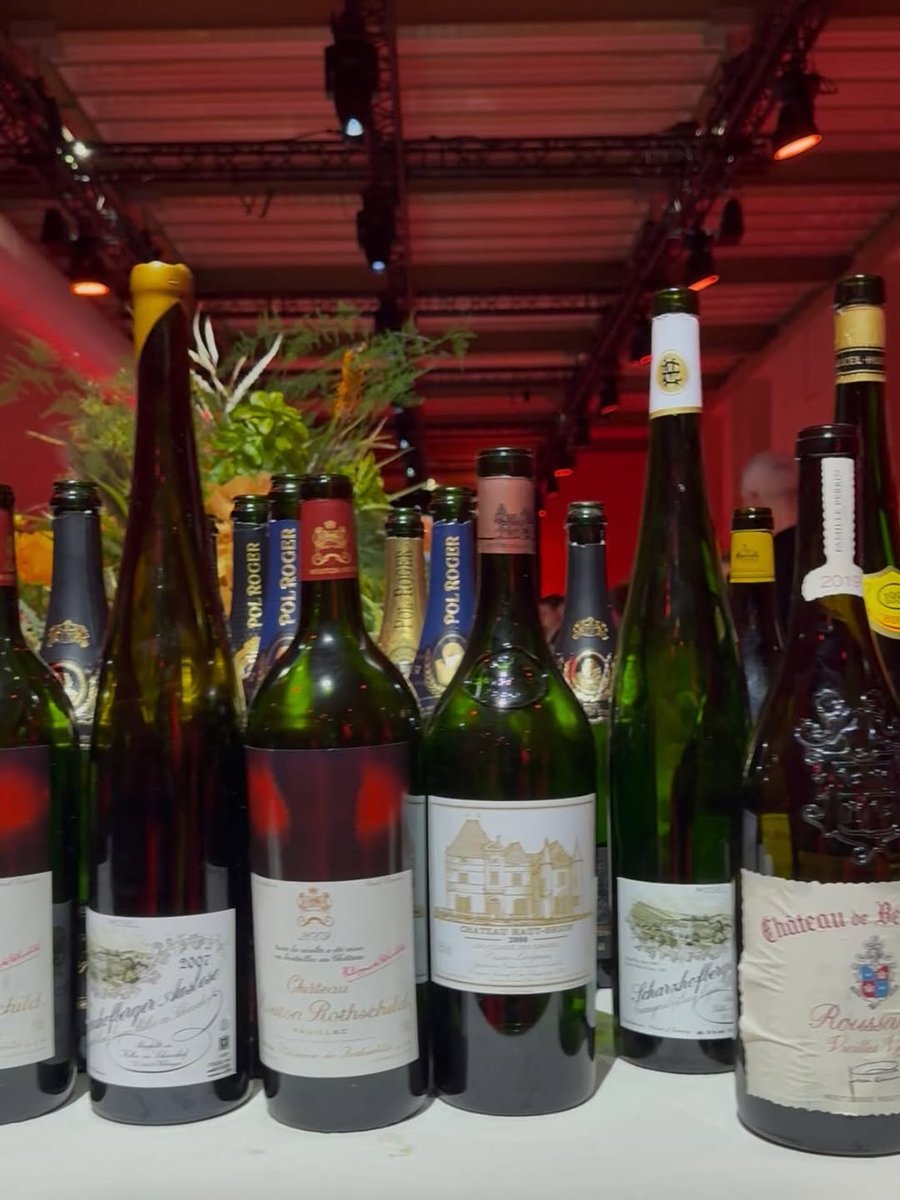 JeannieChoLee's tweet image. Wonderful array of large format, mature wines from the twelve family wineries of @PFVini  #paris!

#wine #winetasting #finewine #family