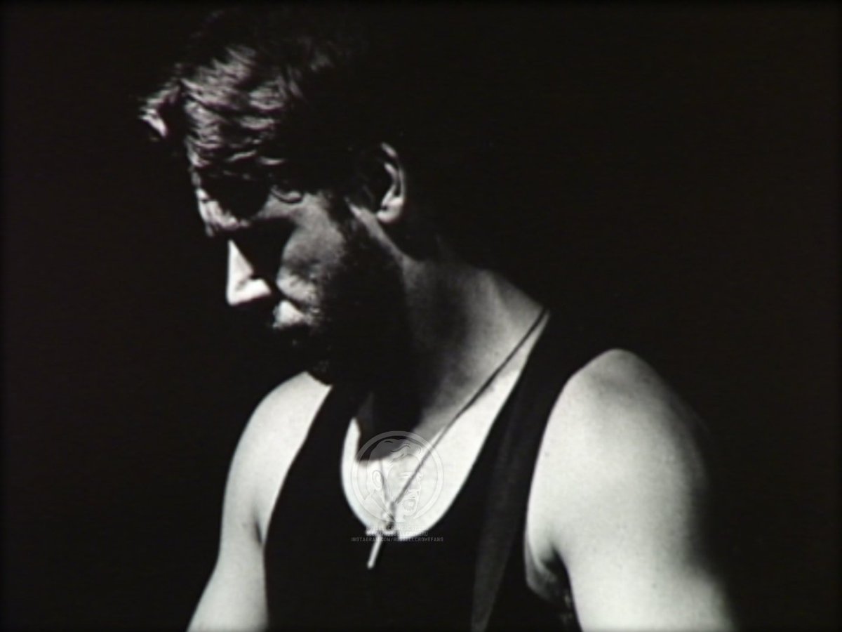 2002. <a href="/RussellCrowe/">Russell Crowe</a> with #TOFOG. Performing in #Texas