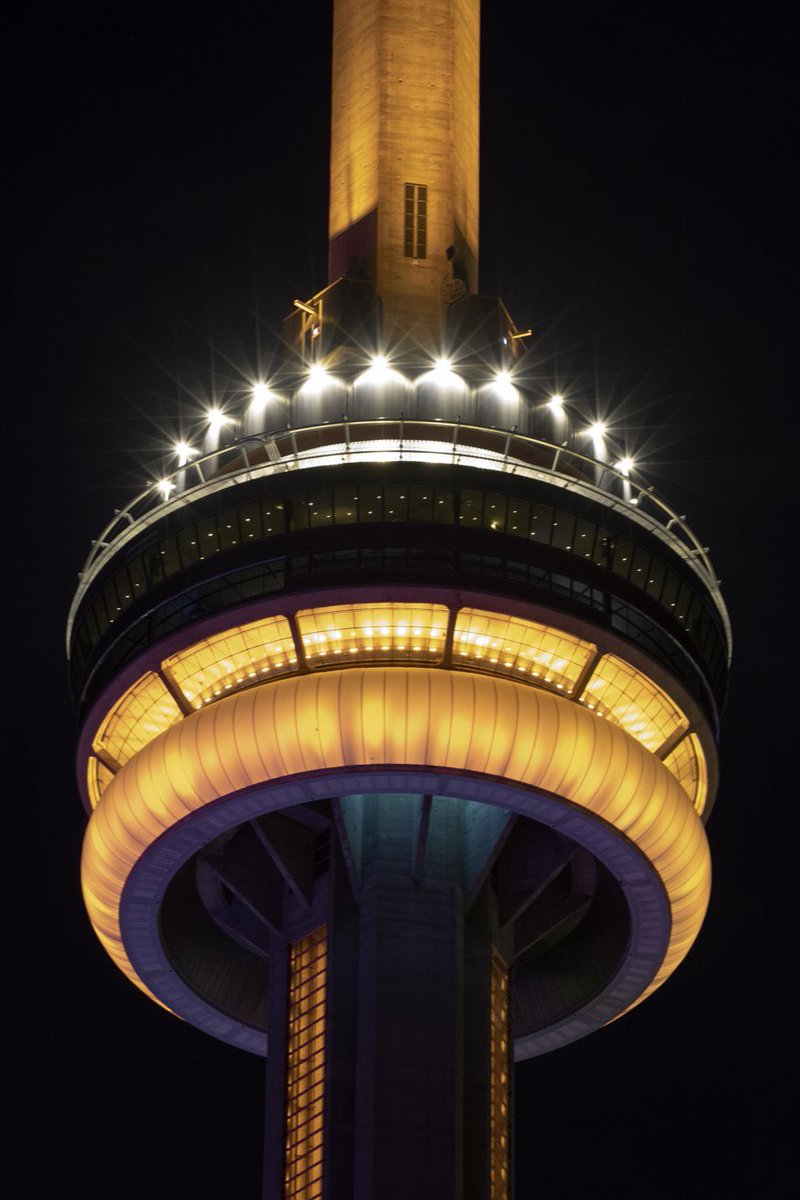Tonight the #CNTower will also be lit gold for Mikaël Kingsbury who won Canada's first 2026 Olympic gold medal 🥇 in men’s dual moguls ⛷️ <a href="/milanocortina26/">Milano Cortina 2026</a> <a href="/Olympics/">The Olympic Games</a> #MilanoCortina2026 #TeamCanada 🇨🇦
