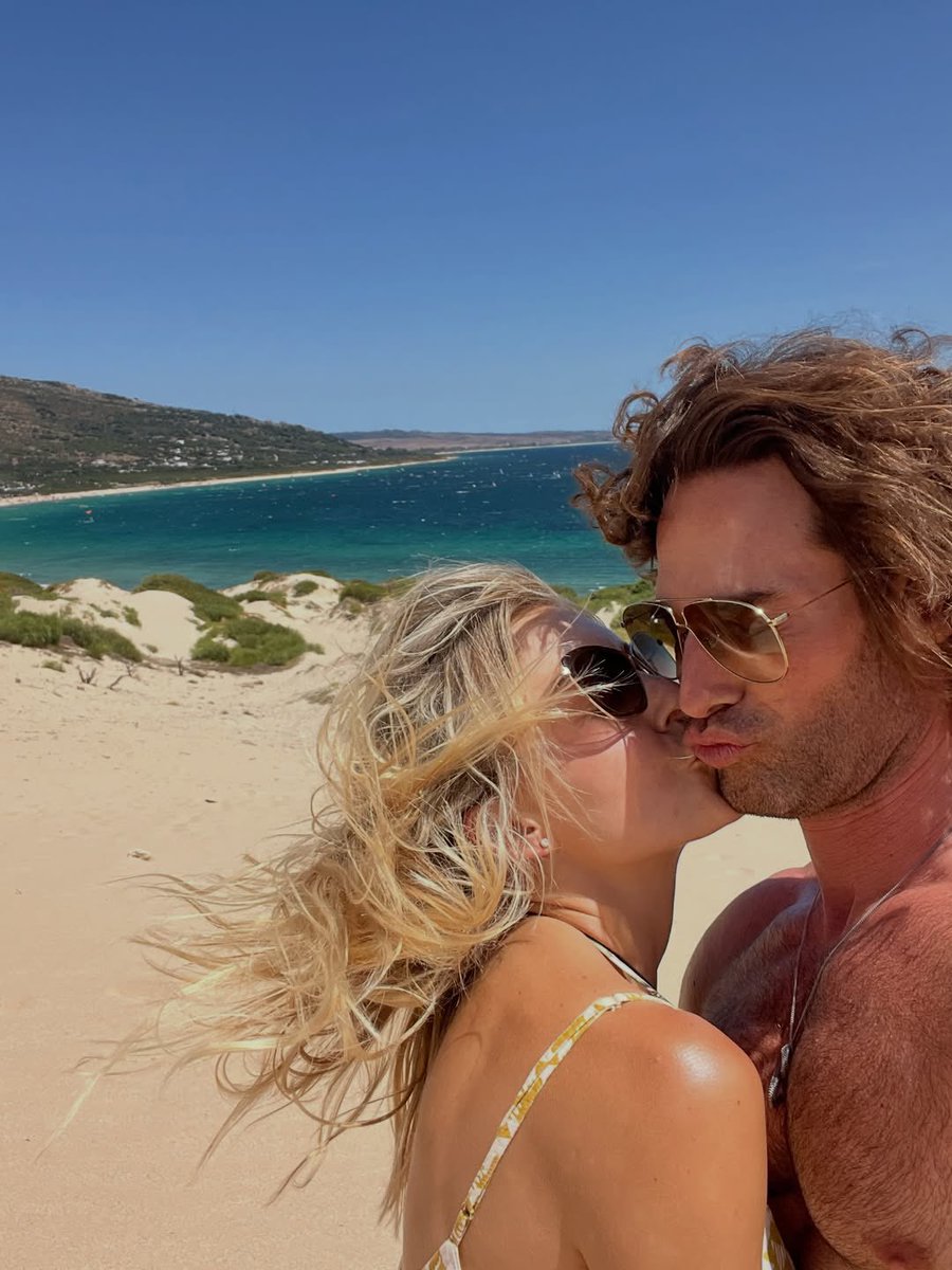 Angelique Boyer sobre seu relacionamento com Sebastián Rulli:

“Parece perfeito, mas não é... É melhor: é real.”