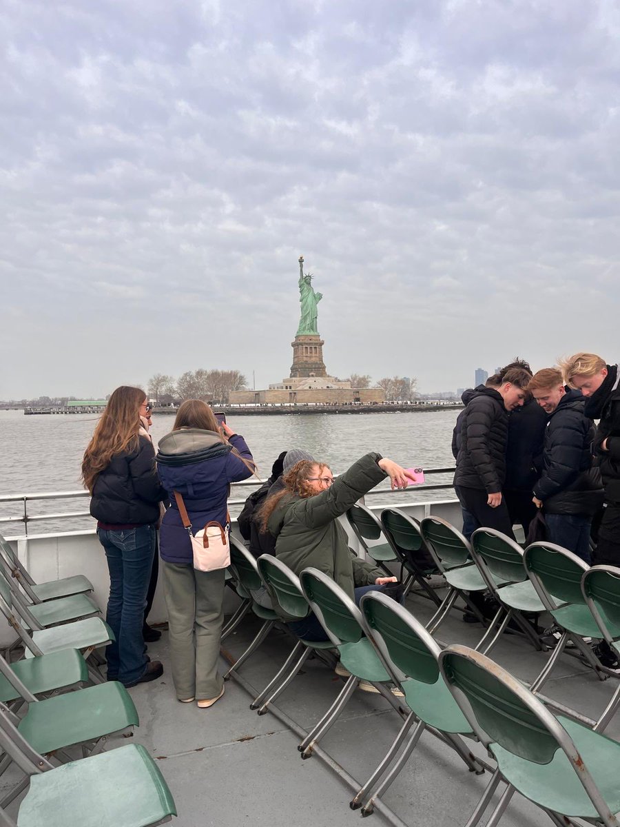 JColledgeWGSB's tweet photo. Liberty island cruise @CircleLineNYC https://t.co/IplZt5hm3L