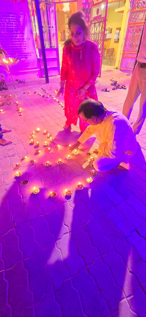 narottamsahoo's tweet photo. On this auspicious #Mahashivratri, we offered prayers to Lord  Nilkanth Mahadev and lit #diyas at #Kolvada, #Gandhinagar.

May the sacred light kindle inner strength, calm the mind, and guide all on the path of #wisdom and #harmony.

#HarHarMahadev! https://t.co/ujNjgPmnDd
