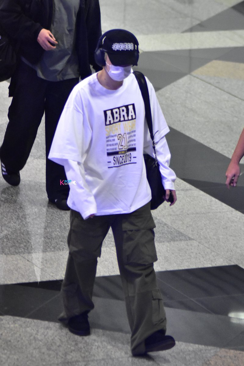 MyKpopHuntress's tweet photo. 260215 TXT #HUENINGKAI @ KLIA ✈️ #TXTinKL #TXTinMY #TXT https://t.co/dFNY9Anwad