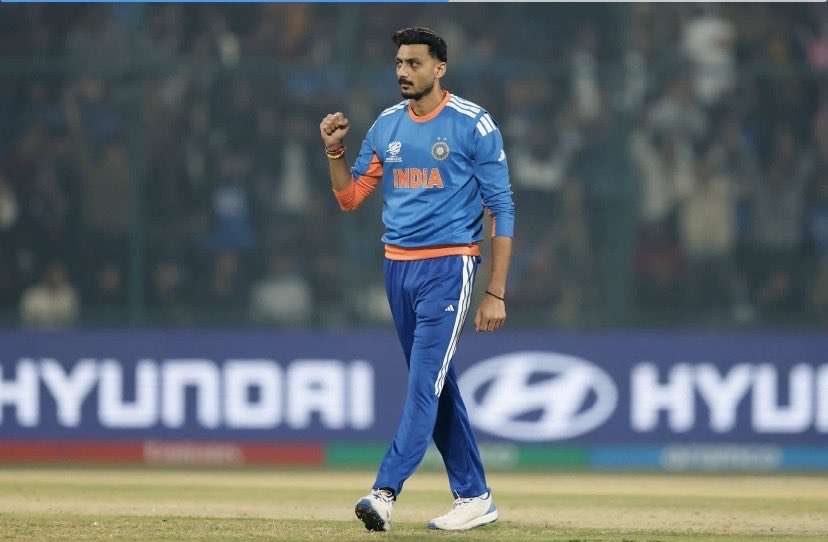 Axar Patel has taken first wicket Babar Azam out 

#indiavspak