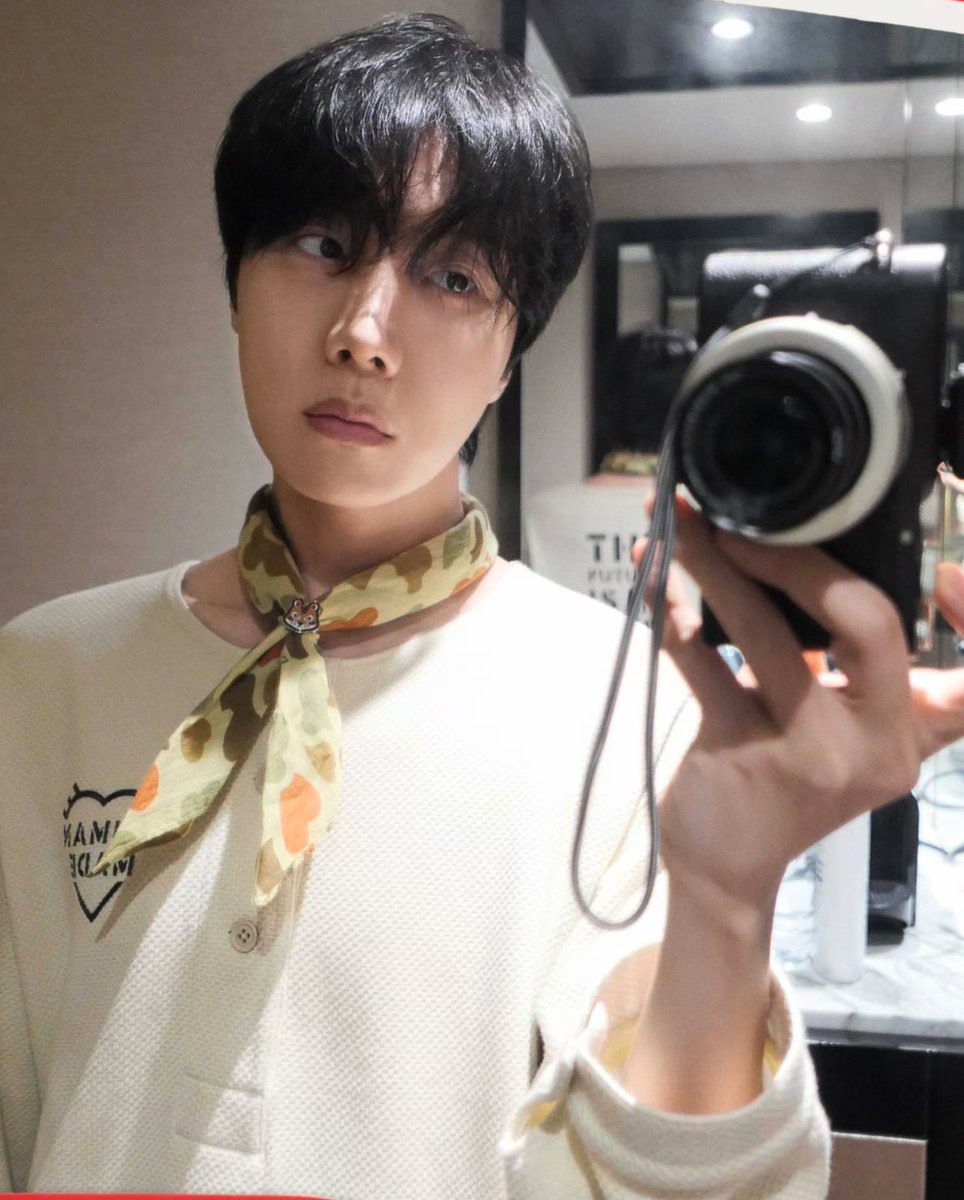 #JHOPE - What is your love song!?💜

#whatisyourlovesong