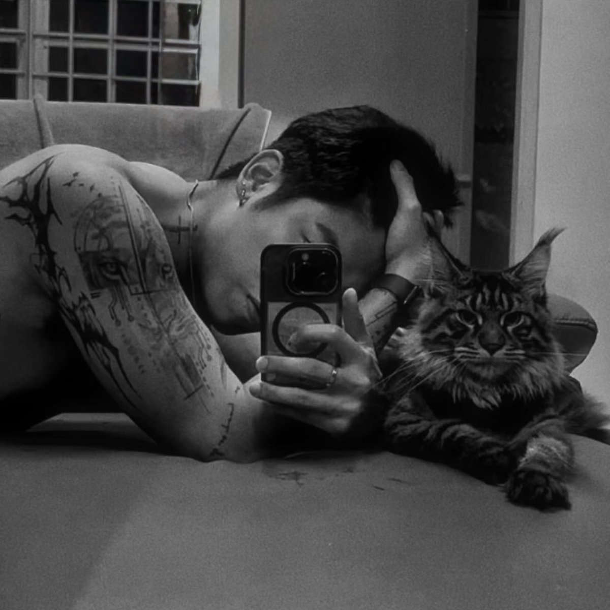 Vincent tweet media