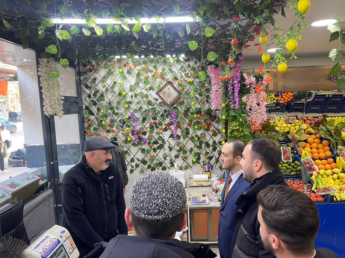 📍 Bitlis / Tatvan

Tatvan’da gerçekleştirdiğimiz ziyaretler kapsamında kıymetli esnaflarımızla bir araya geldik. Şehrimizin ticaret hayatına emek veren esnaflarımızın talep ve önerilerini dinledik, samimi sohbetler gerçekleştirdik.

Tatvan’ın ekonomisine katkı sunan tüm