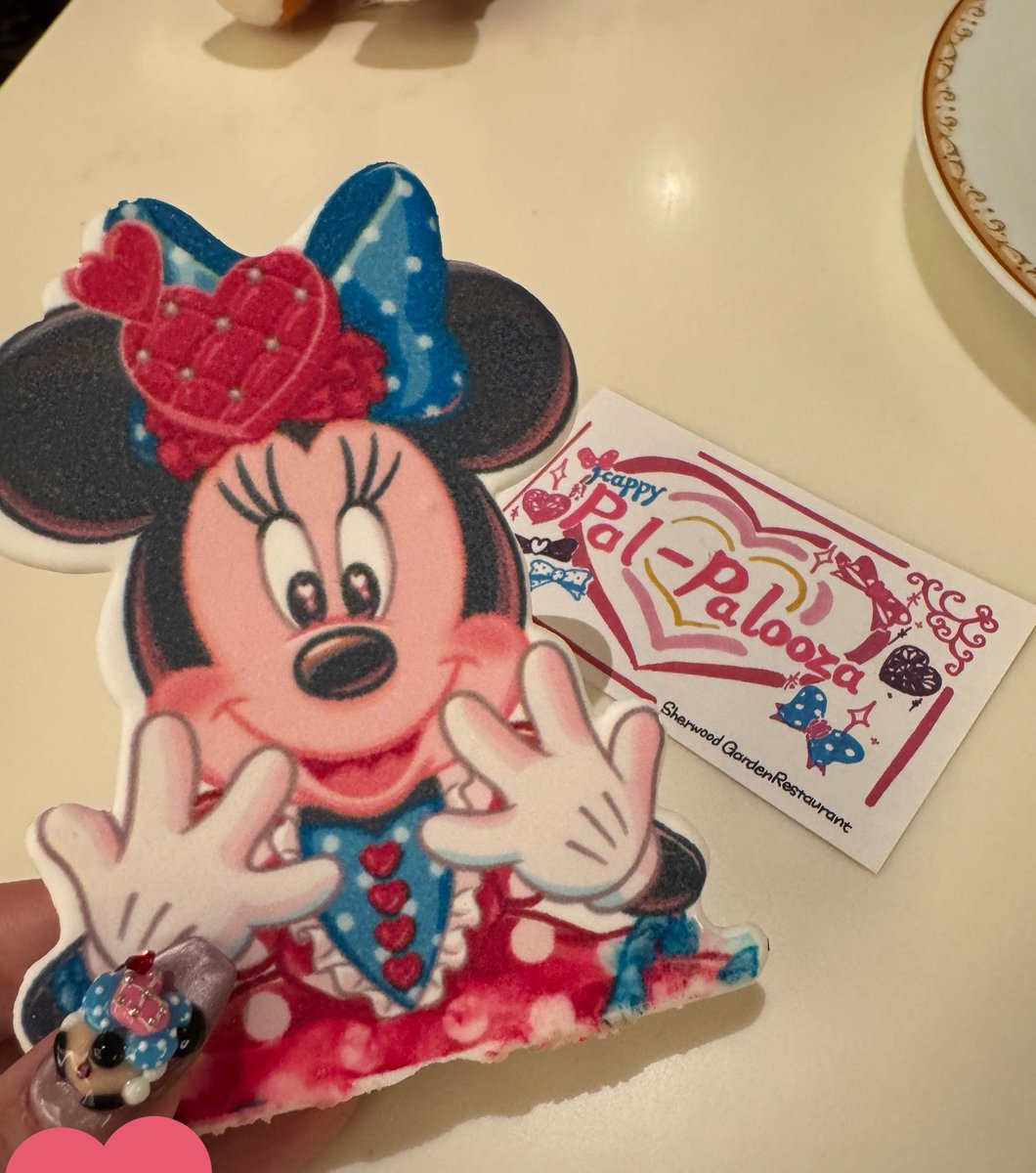 シャーウッドの砂糖菓子誰も写真撮ってなくてびっくりした🥹🥹