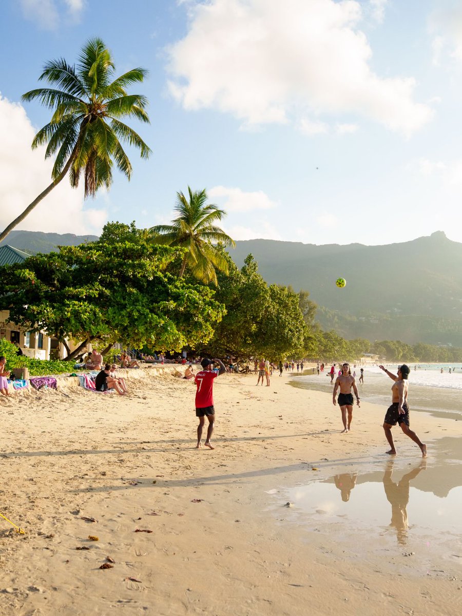 visitseychelles's tweet photo. One destination. Many islands 🚤
From Mahé to Praslin to La Digue, each Seychelles island has its own rhythm.
Which would you explore first?

Photos courtesy of matteoparisi(.)sc, cherubino12 &amp; annekirketeig on Instagram

#Seychelles https://t.co/oWjess32mm