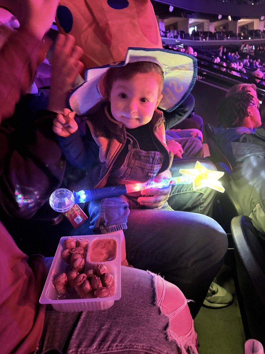 odrain99's tweet photo. #Ringling Harvey James’ first circus!🤡 🎪 https://t.co/Dsndd1lAMx