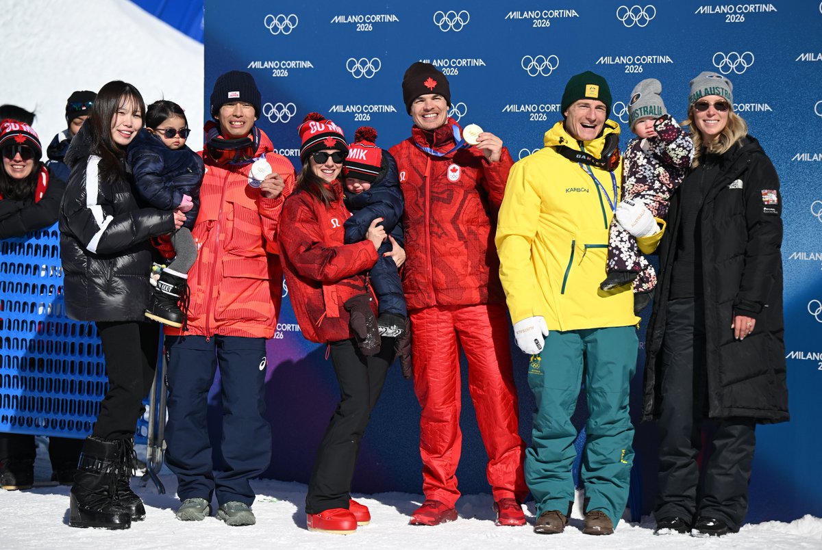 🚨 Wholesome content alert!

The freeski men's dual moguls podium inspiring the next generation ✨

#MilanoCortina2026 #Freestyleskiing