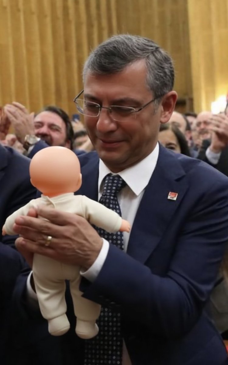 Kemal Kılıçdaroğlu için ağlamamış Ayaş meğerse oyuncağı içinmiş sahtekar....