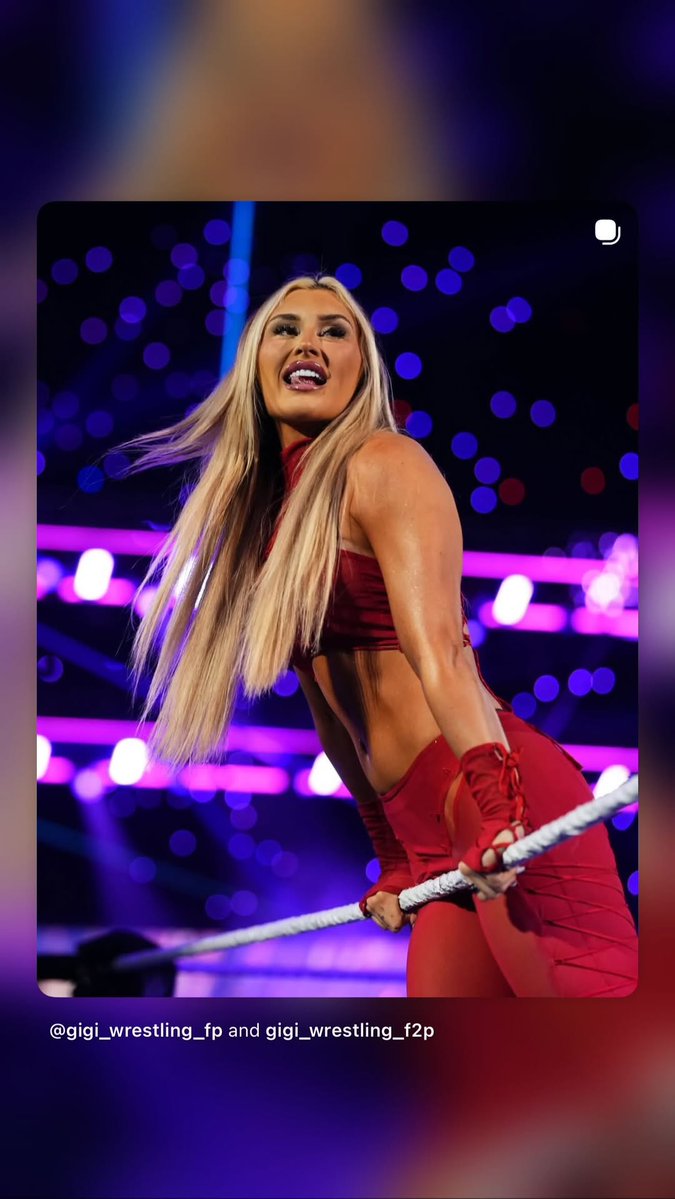 Poppy_Effect's tweet image. She's the Centre of the Universe inside and outside of the ring 🙂‍↕️ #TiffanyStratton #TiffyTime