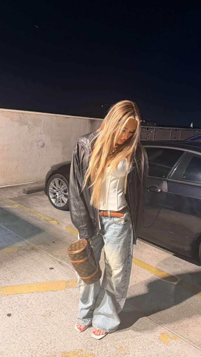 Poppy_Effect's tweet image. She's the Centre of the Universe inside and outside of the ring 🙂‍↕️ #TiffanyStratton #TiffyTime